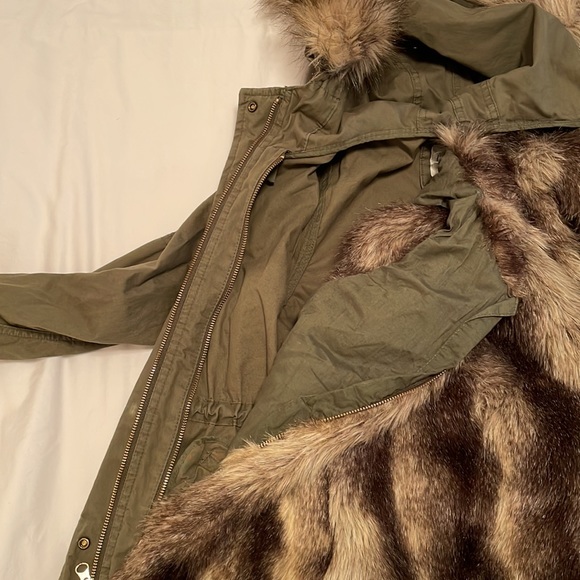 Girls anorak jacket with removable faux fur lining - Picture 4 of 6